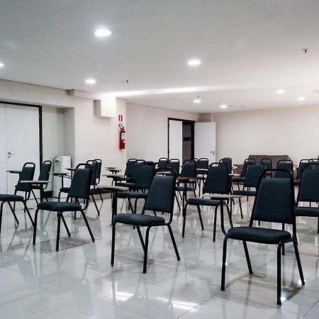 Master Express Moinhos De Vento Hotel Порту Алегри Екстериор снимка