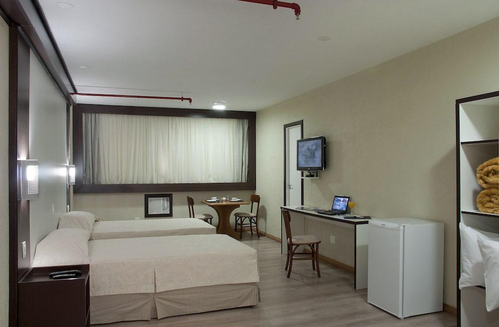 Master Express Moinhos De Vento Hotel Порту Алегри Екстериор снимка