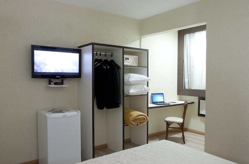 Master Express Moinhos De Vento Hotel Порту Алегри Екстериор снимка