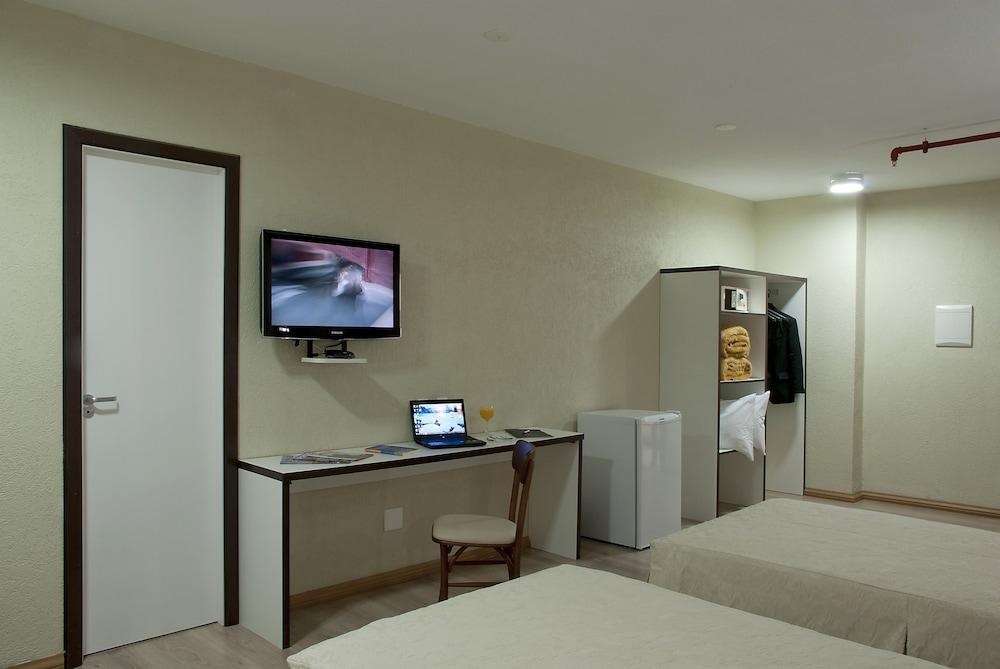 Master Express Moinhos De Vento Hotel Порту Алегри Екстериор снимка