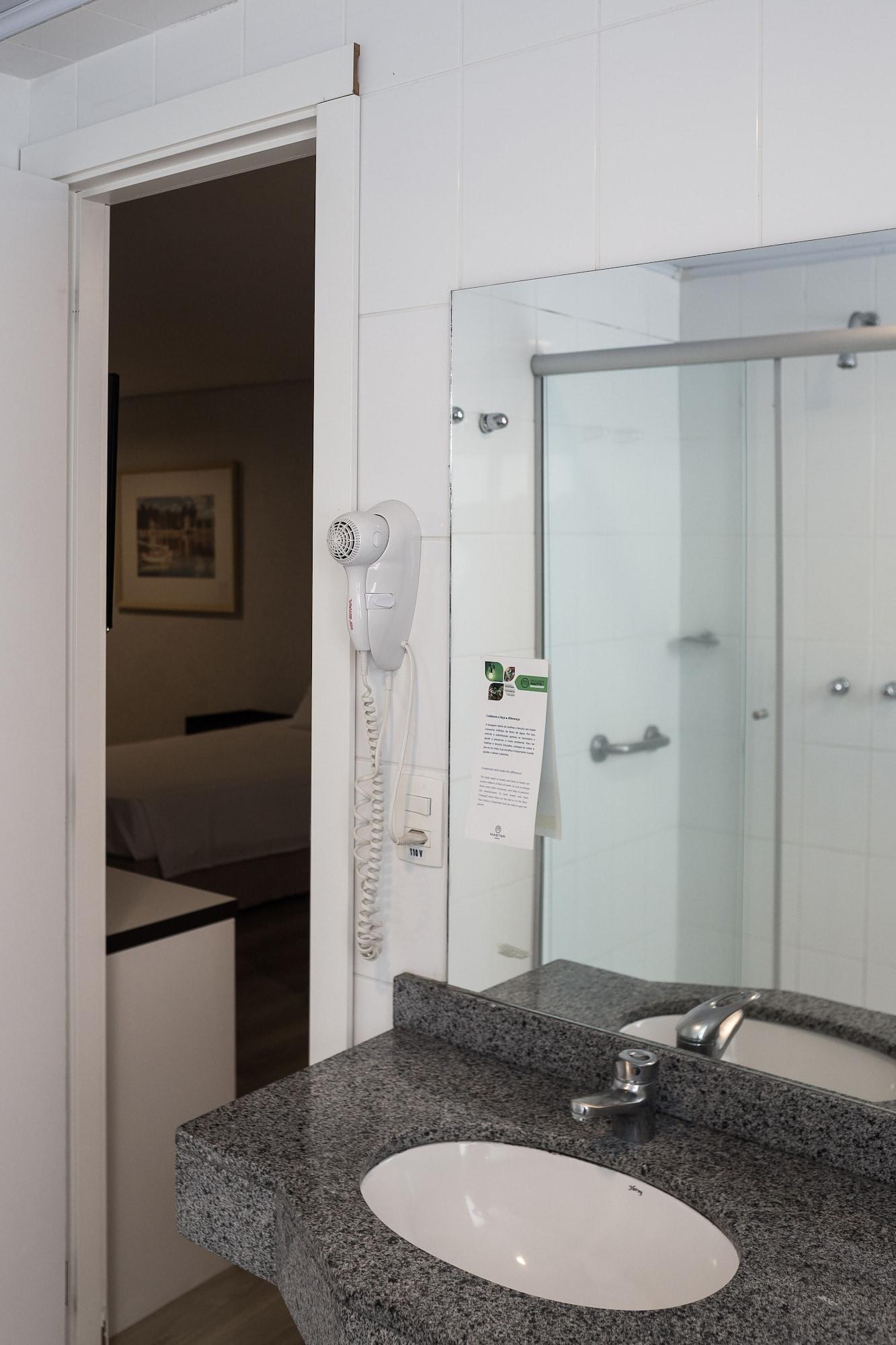 Master Express Moinhos De Vento Hotel Порту Алегри Екстериор снимка