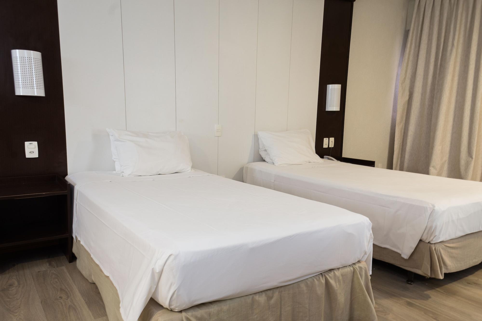 Master Express Moinhos De Vento Hotel Порту Алегри Екстериор снимка
