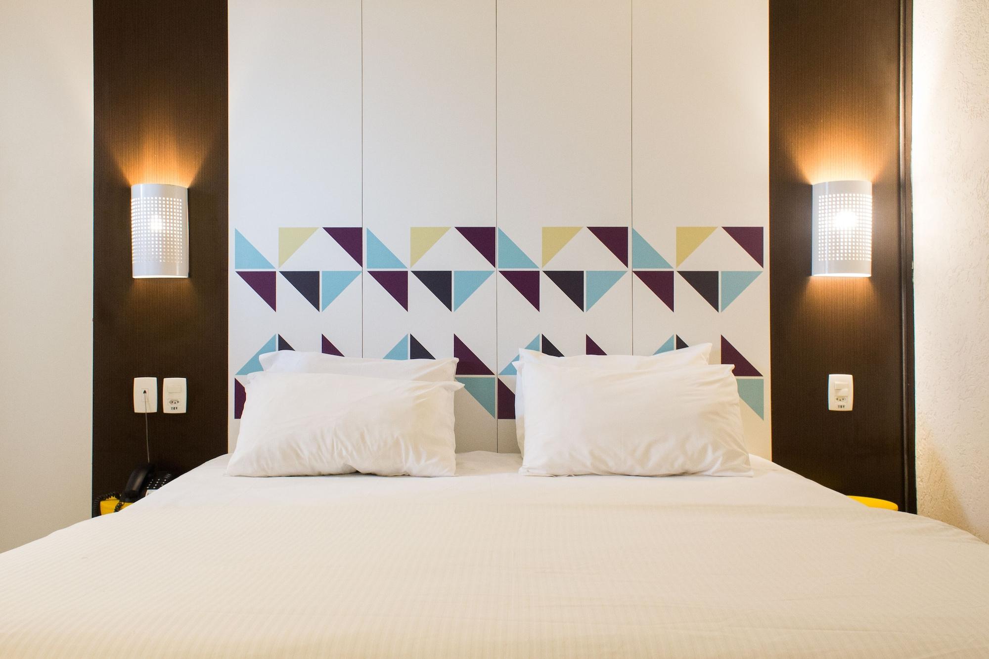 Master Express Moinhos De Vento Hotel Порту Алегри Екстериор снимка