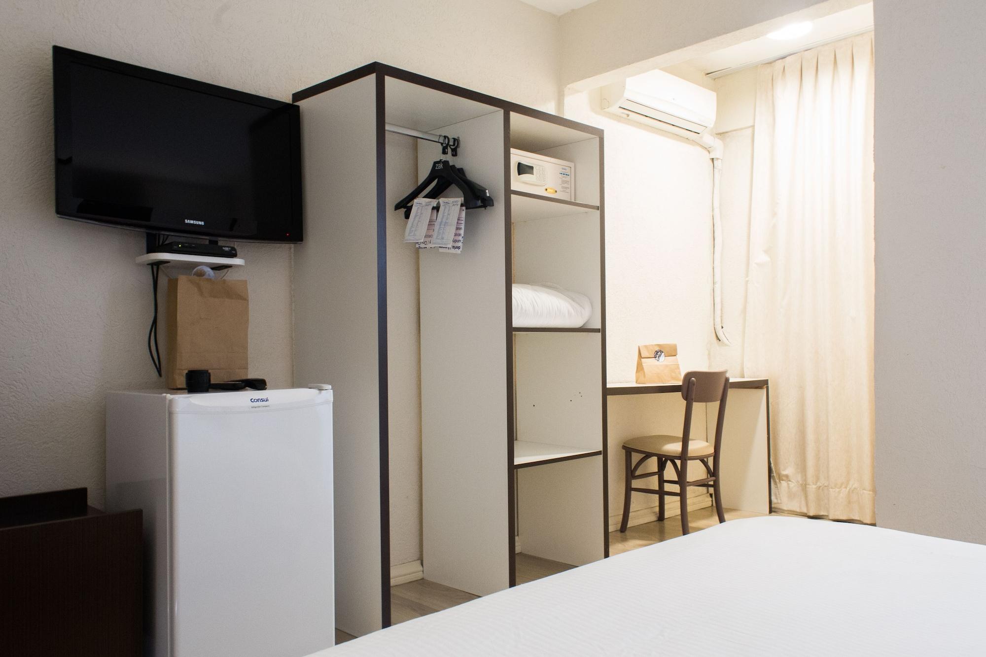 Master Express Moinhos De Vento Hotel Порту Алегри Екстериор снимка
