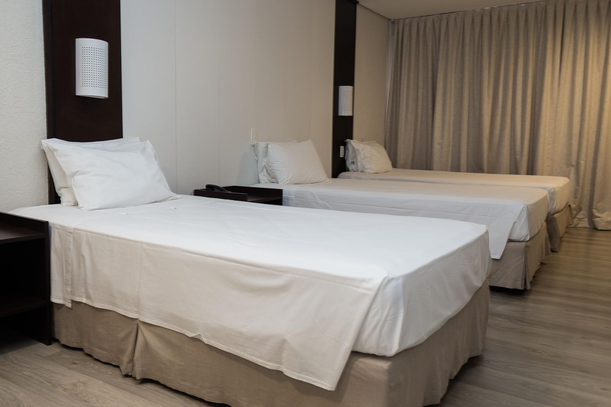 Master Express Moinhos De Vento Hotel Порту Алегри Екстериор снимка