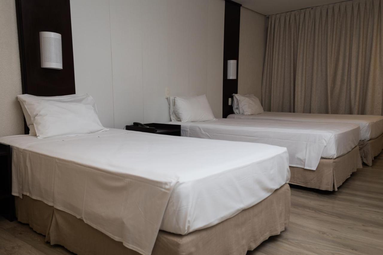 Master Express Moinhos De Vento Hotel Порту Алегри Екстериор снимка