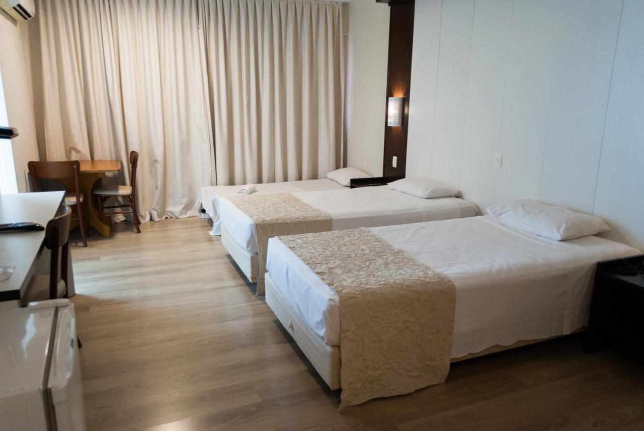 Master Express Moinhos De Vento Hotel Порту Алегри Екстериор снимка