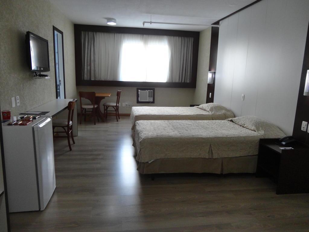 Master Express Moinhos De Vento Hotel Порту Алегри Екстериор снимка