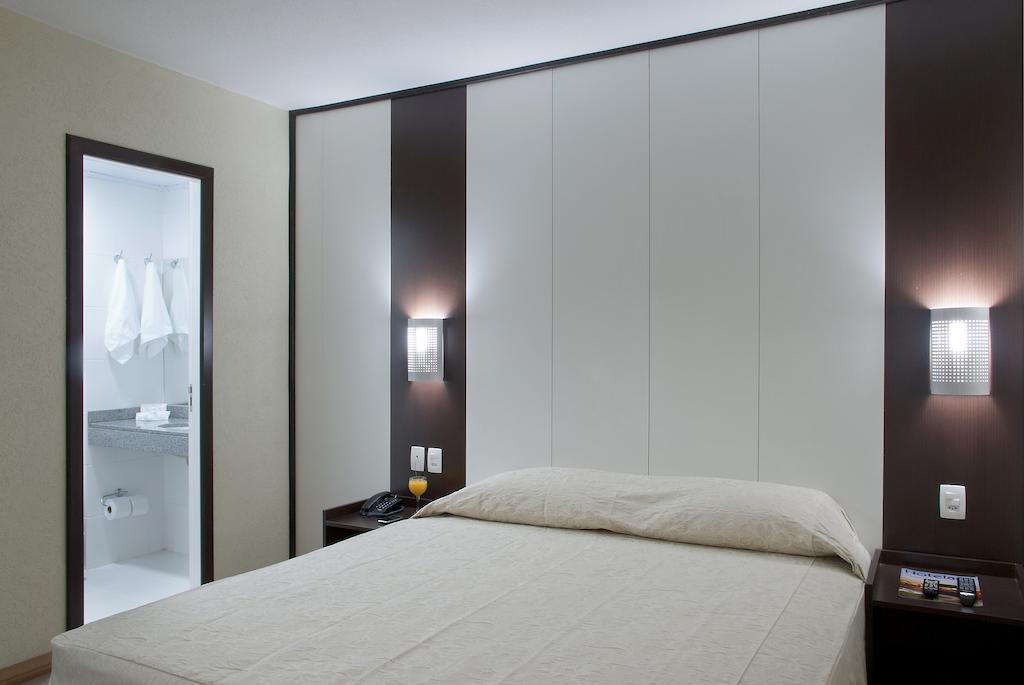 Master Express Moinhos De Vento Hotel Порту Алегри Екстериор снимка