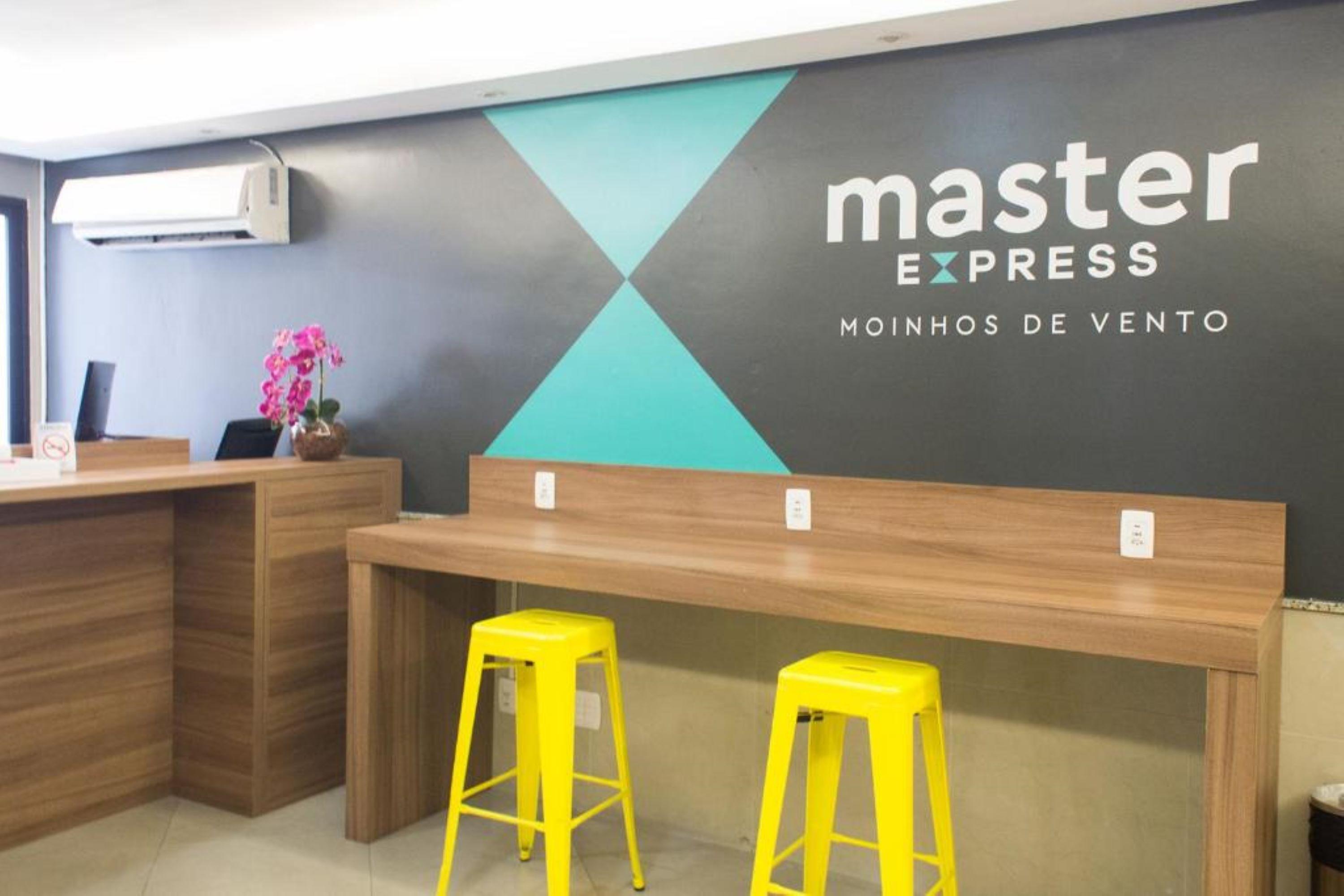 Master Express Moinhos De Vento Hotel Порту Алегри Екстериор снимка