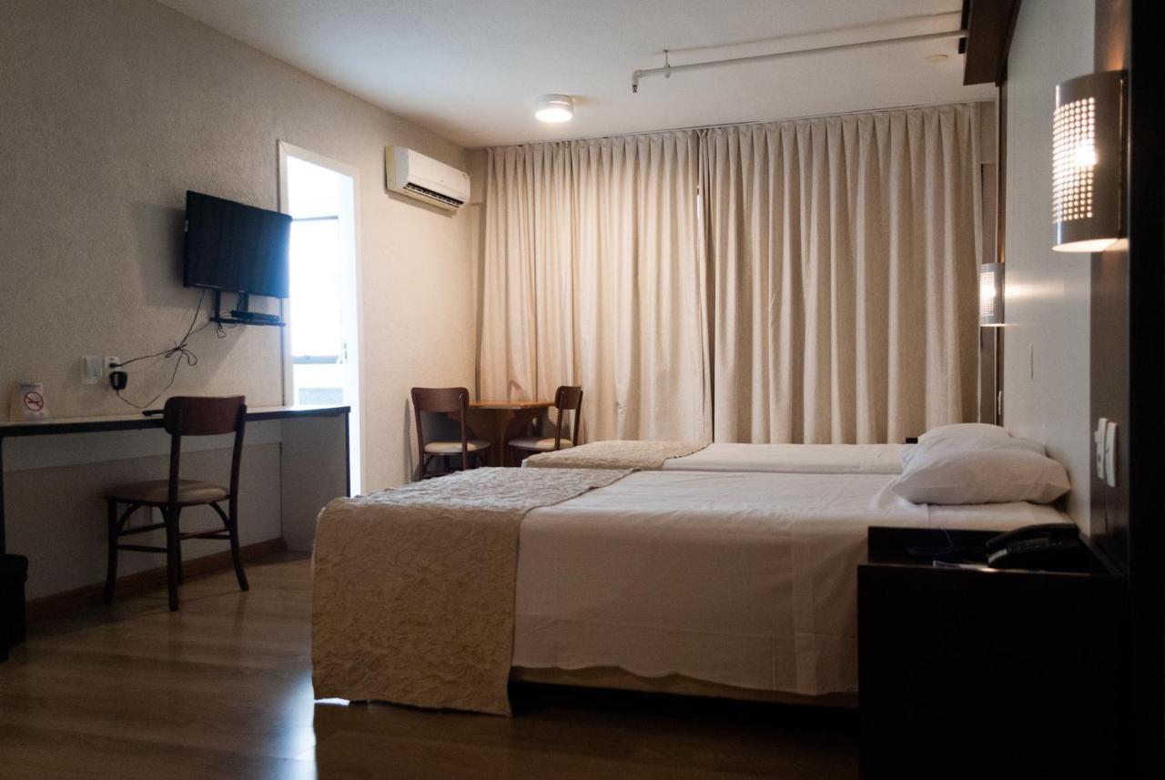 Master Express Moinhos De Vento Hotel Порту Алегри Екстериор снимка