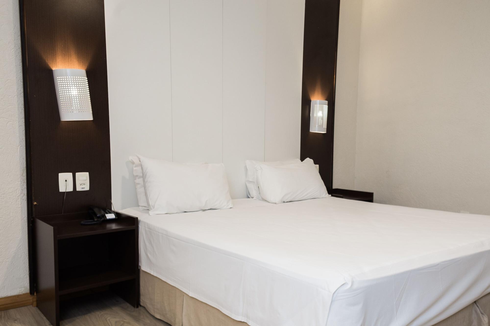 Master Express Moinhos De Vento Hotel Порту Алегри Екстериор снимка