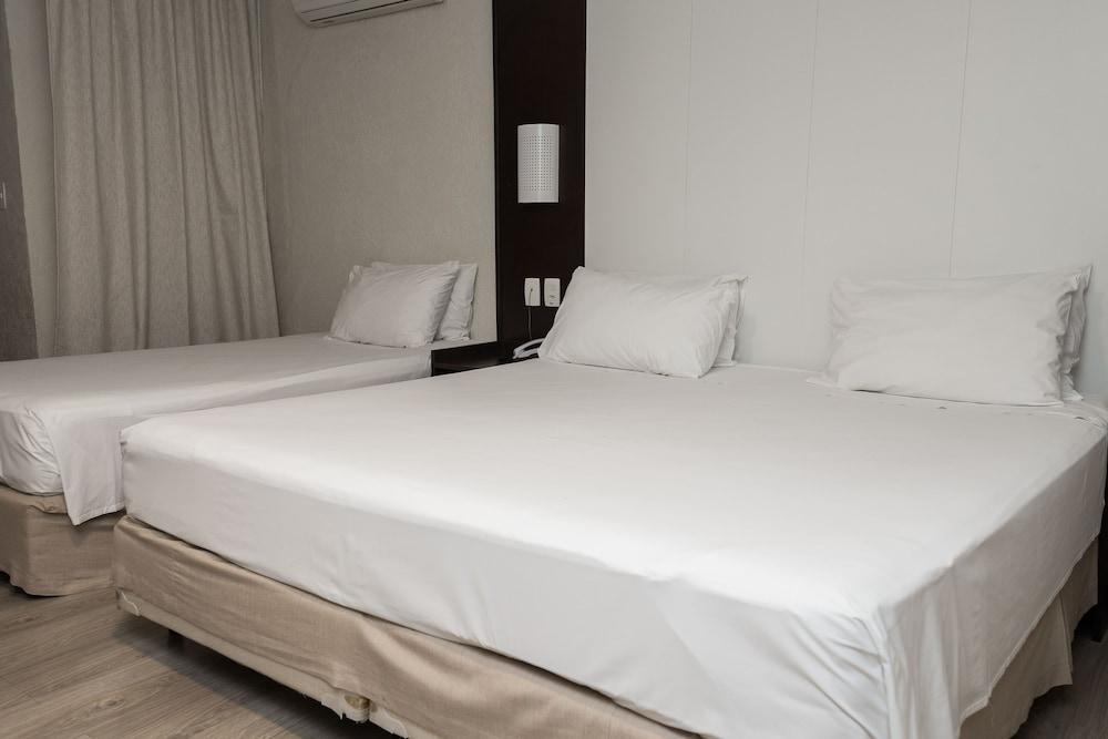 Master Express Moinhos De Vento Hotel Порту Алегри Екстериор снимка
