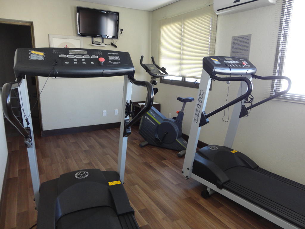 Master Express Moinhos De Vento Hotel Порту Алегри Екстериор снимка